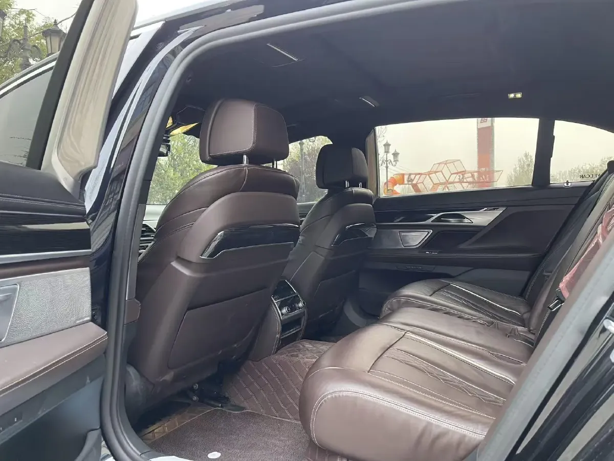 2019 BMW 7 Series 2.0T 265HP L4 8AT,autocango,china used car exporter,china ev exporter,chinese used car exporter,chinese used ev exporter