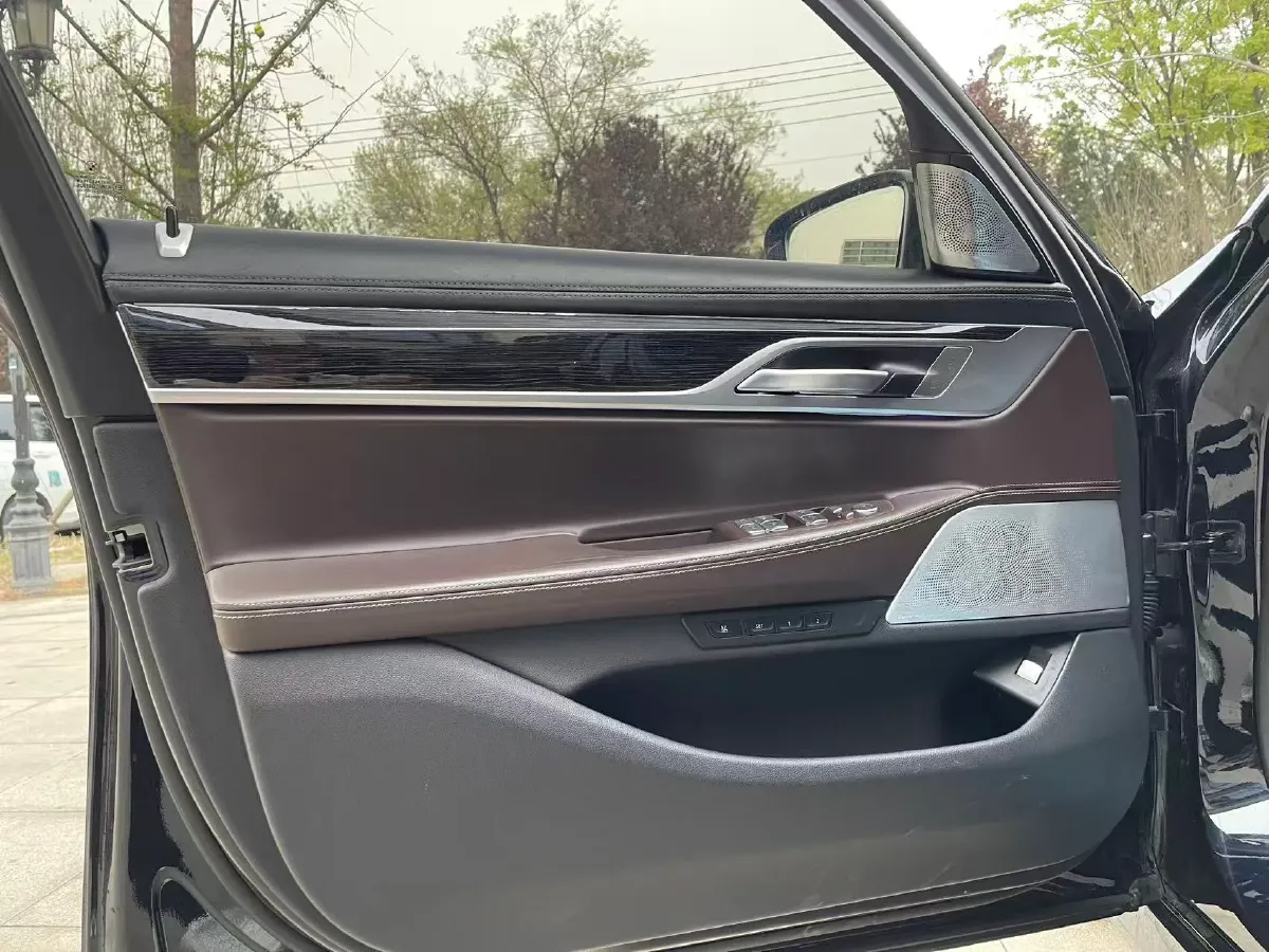 2019 BMW 7 Series 2.0T 265HP L4 8AT,autocango,china used car exporter,china ev exporter,chinese used car exporter,chinese used ev exporter