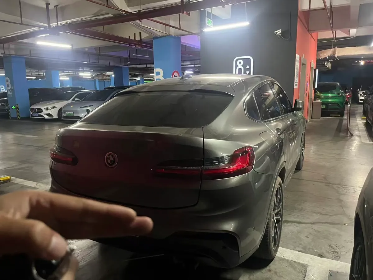 2021 BMW X4 2.0T 184HP L4 8AT,autocango,china used car exporter,china ev exporter,chinese used car exporter,chinese used ev exporter