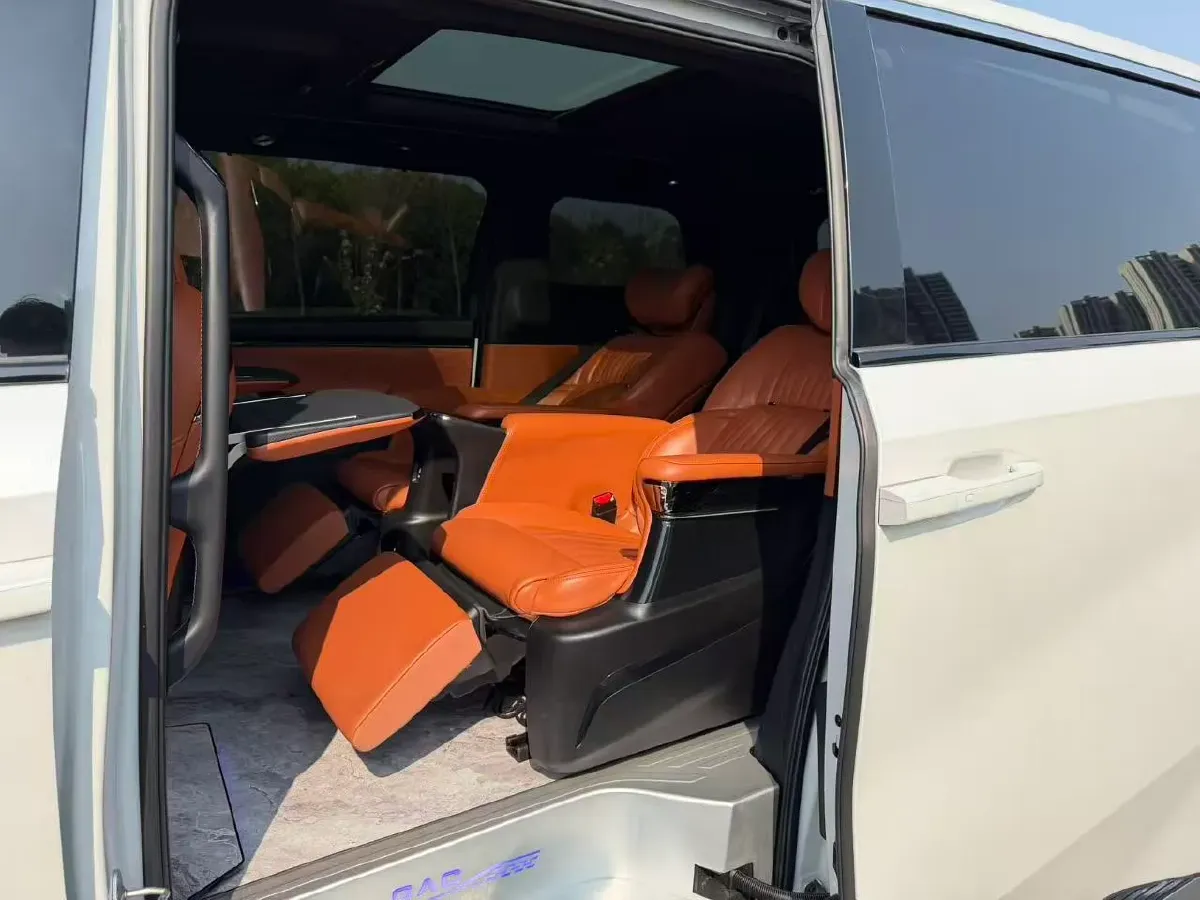 2024 GAC Trumpchi M8 2.0T 190HP L4 E-CVT Hybrid,autocango,china used car exporter,china ev exporter,chinese used car exporter,chinese used ev exporter