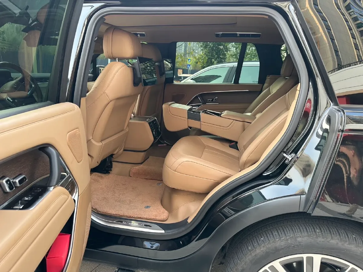 2025 Land Rover Range Rover 3.0T 400HP L6 8AT,autocango,china used car exporter,china ev exporter,chinese used car exporter,chinese used ev exporter