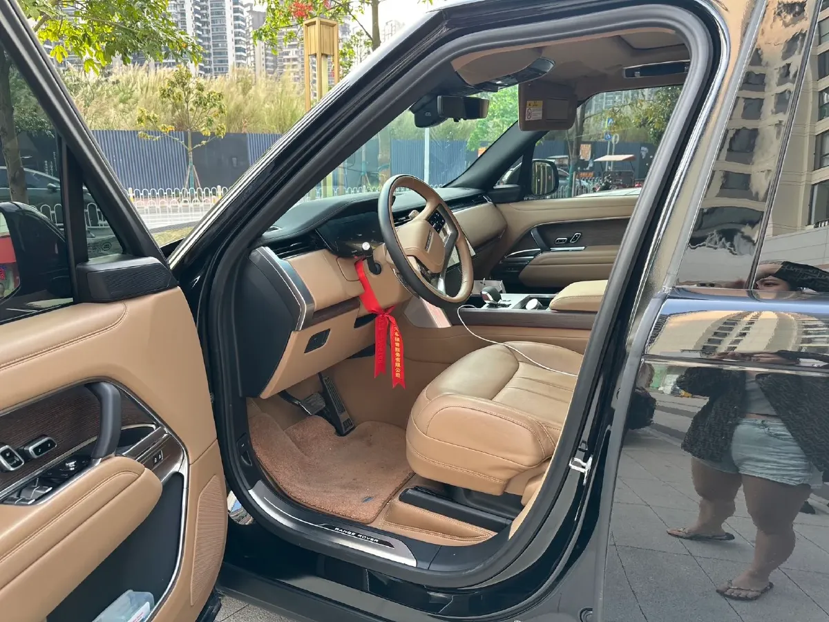 2025 Land Rover Range Rover 3.0T 400HP L6 8AT,autocango,china used car exporter,china ev exporter,chinese used car exporter,chinese used ev exporter