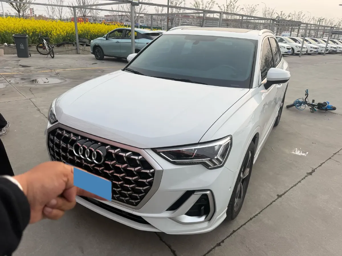 2024 Audi Q3 1.5T 160HP L4 7DCT,autocango,china used car exporter,china ev exporter,chinese used car exporter,chinese used ev exporter