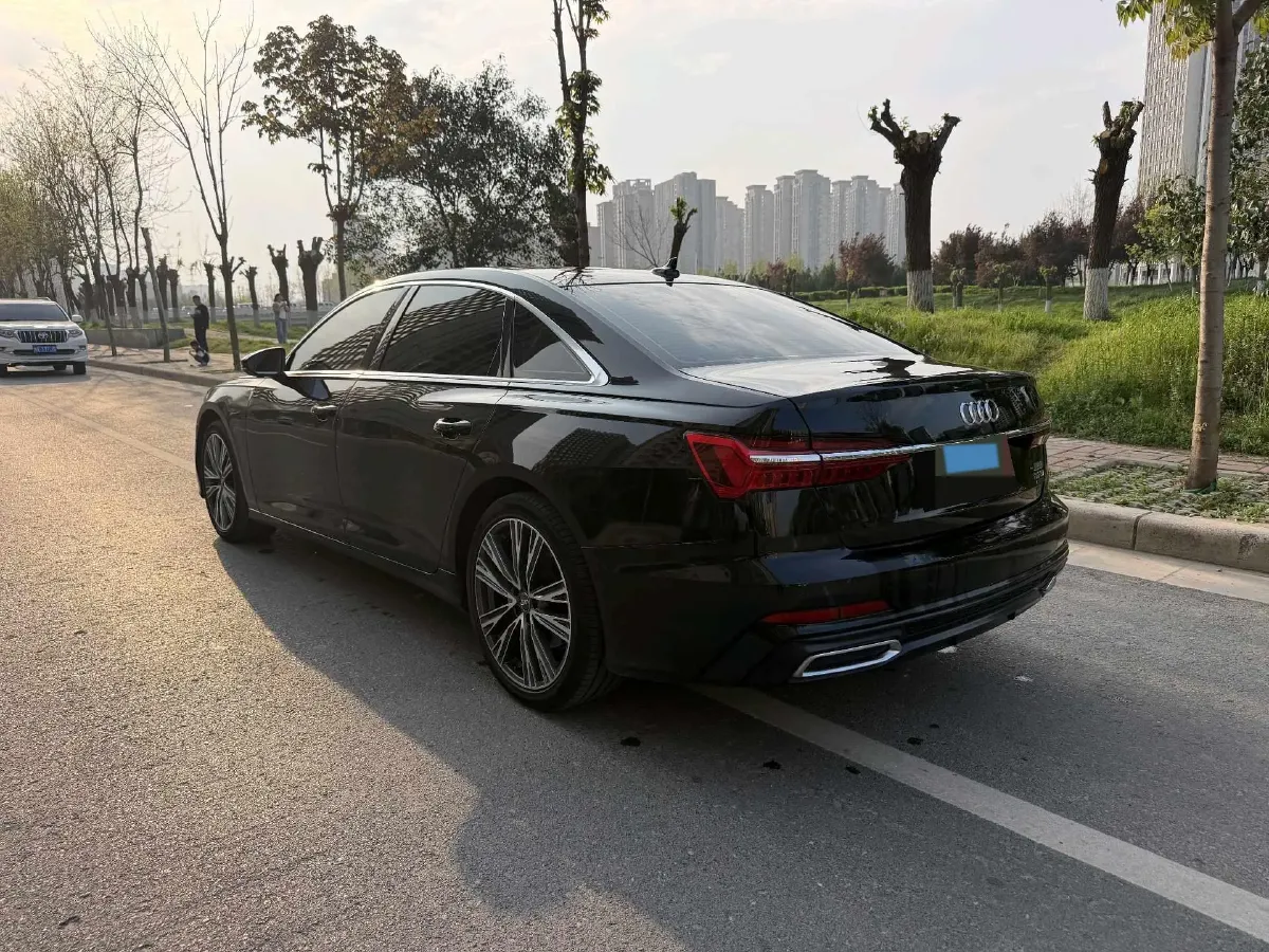 2021 Audi A6L 2.0T 224HP L4 7DCT,autocango,china used car exporter,china ev exporter,chinese used car exporter,chinese used ev exporter