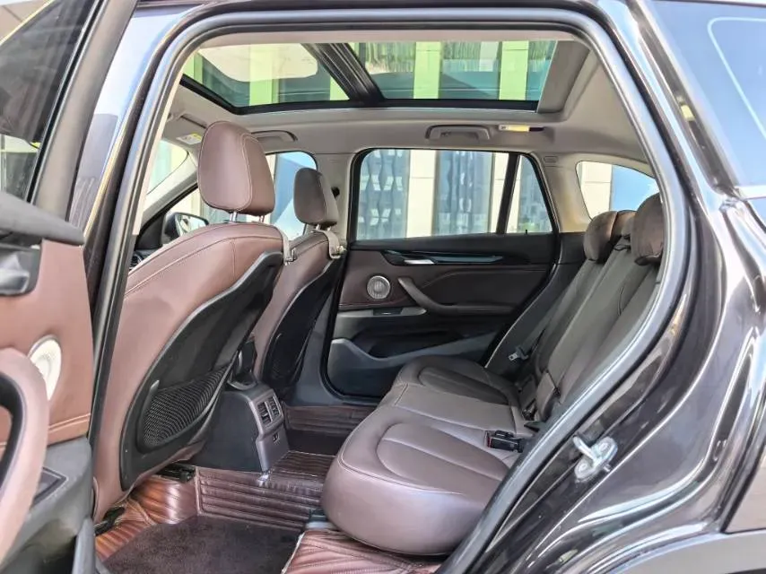 2022 BMW X1 2.0T 192HP L4 7DCT,autocango,china used car exporter,china ev exporter,chinese used car exporter,chinese used ev exporter