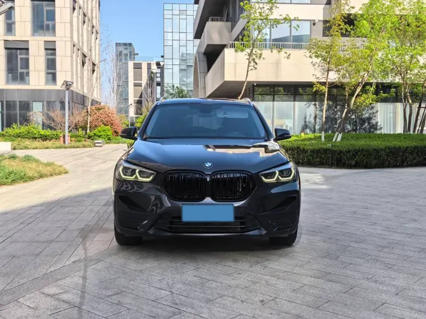 2022 BMW X1 2.0T 192HP L4 7DCT,autocango,china used car exporter,china ev exporter,chinese used car exporter,chinese used ev exporter
