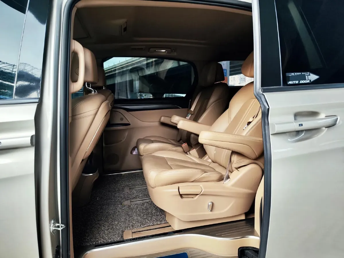 2021 Buick GL8 2.0T 237HP L4 9AT,autocango,china used car exporter,china ev exporter,chinese used car exporter,chinese used ev exporter