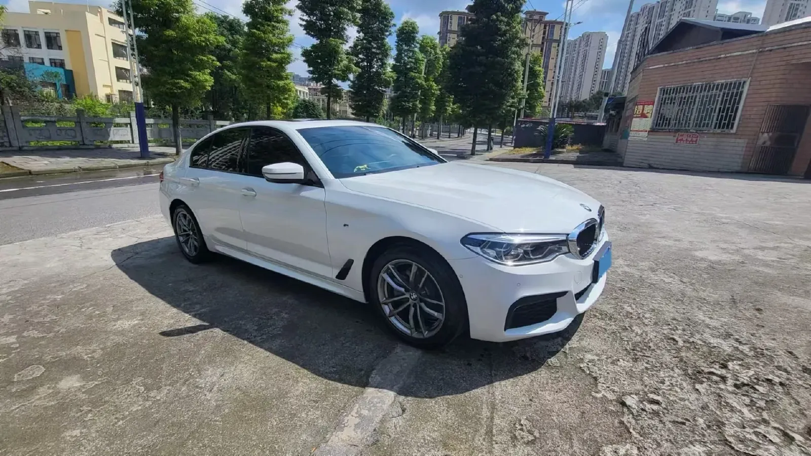 2021 BMW 5 Series 2.0T 184HP L4 8AT,autocango,china used car exporter,china ev exporter,chinese used car exporter,chinese used ev exporter