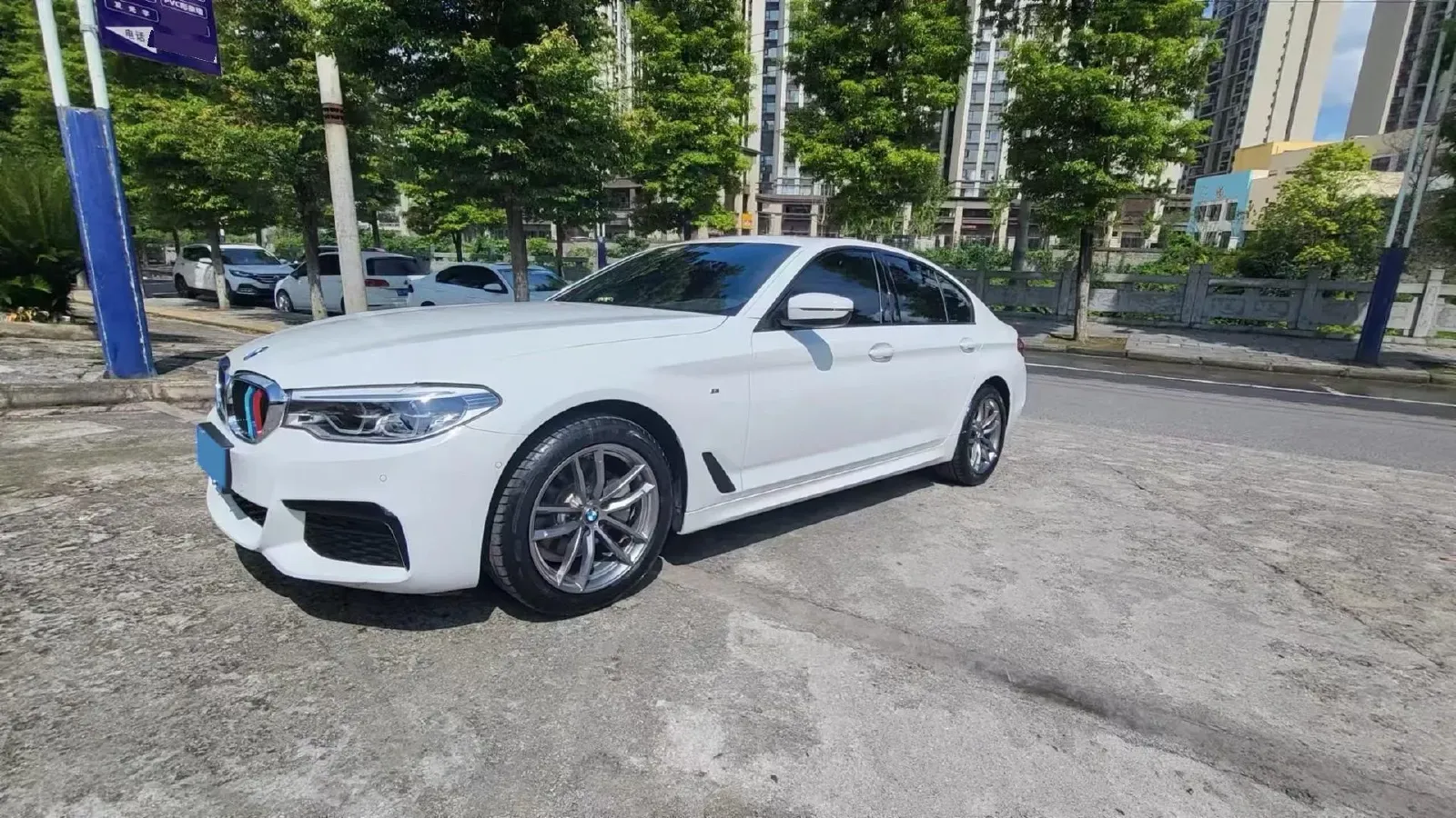 2021 BMW 5 Series 2.0T 184HP L4 8AT,autocango,china used car exporter,china ev exporter,chinese used car exporter,chinese used ev exporter