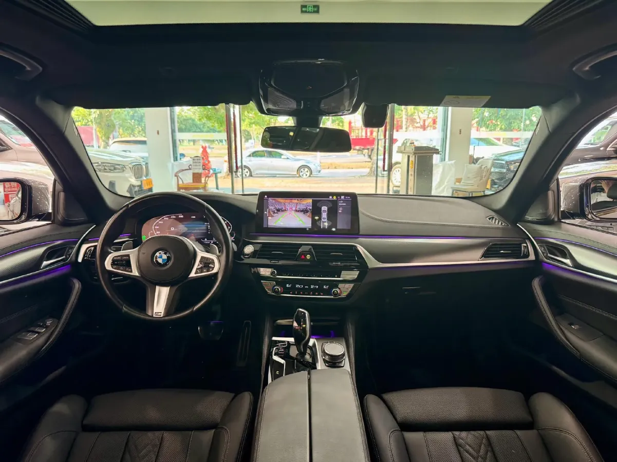 2022 BMW 5 Series 2.0T 252HP L4 8AT,autocango,china used car exporter,china ev exporter,chinese used car exporter,chinese used ev exporter