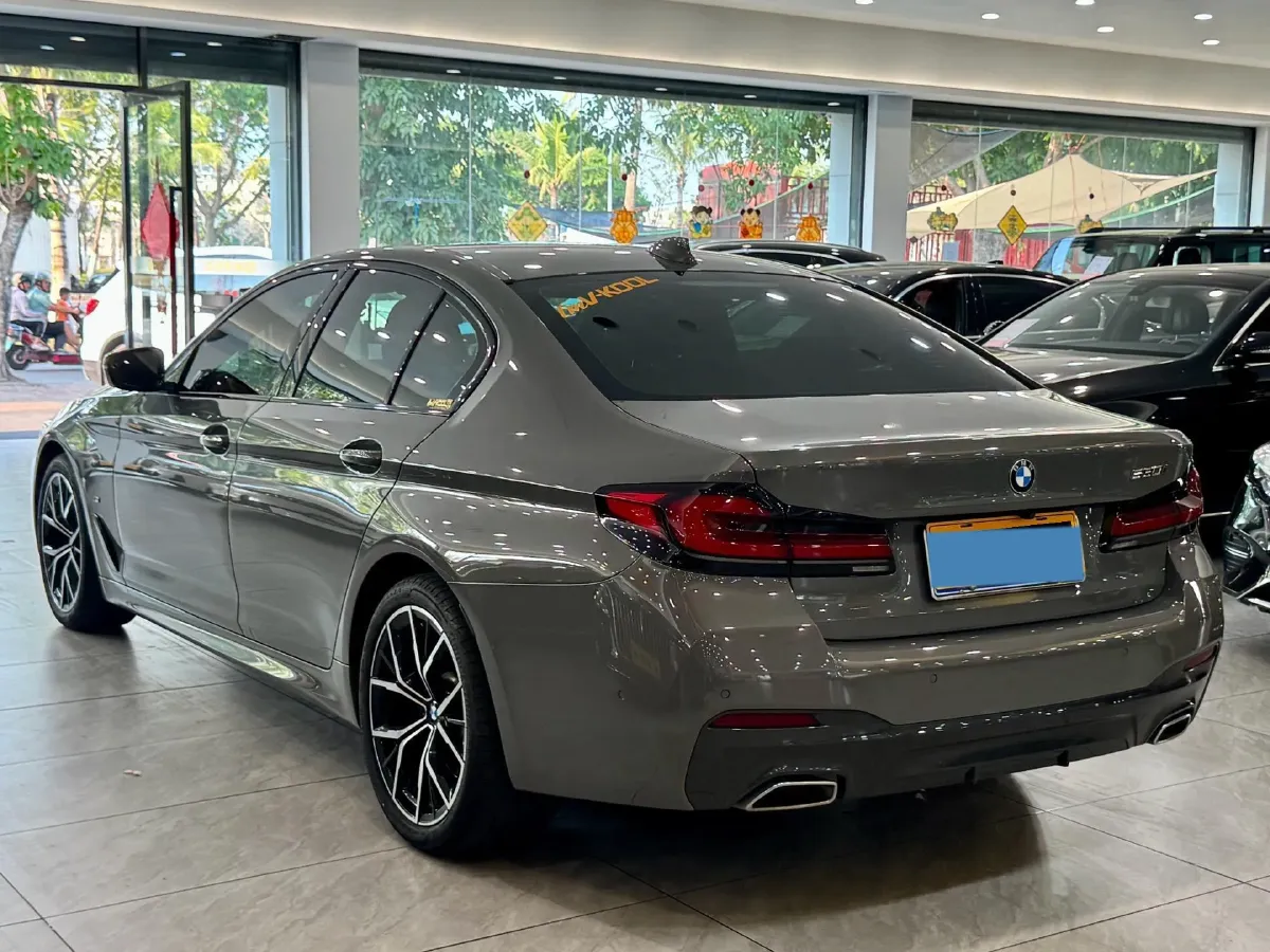 2022 BMW 5 Series 2.0T 252HP L4 8AT,autocango,china used car exporter,china ev exporter,chinese used car exporter,chinese used ev exporter