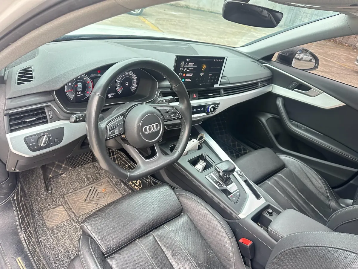 2022 Audi A4L 2.0T 190HP L4 7DCT,autocango,china used car exporter,china ev exporter,chinese used car exporter,chinese used ev exporter
