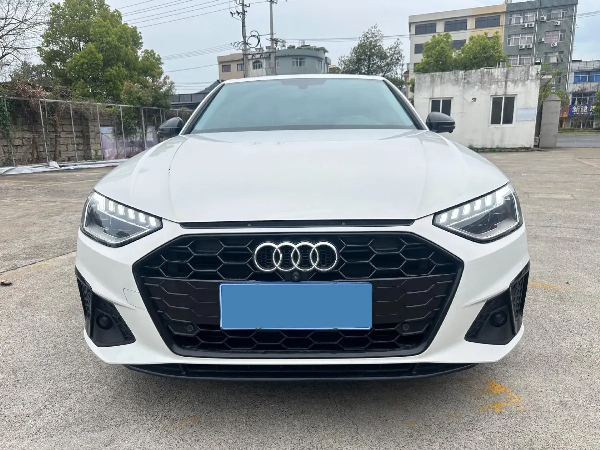 2022 Audi A4L 2.0T 190HP L4 7DCT,autocango,china used car exporter,china ev exporter,chinese used car exporter,chinese used ev exporter