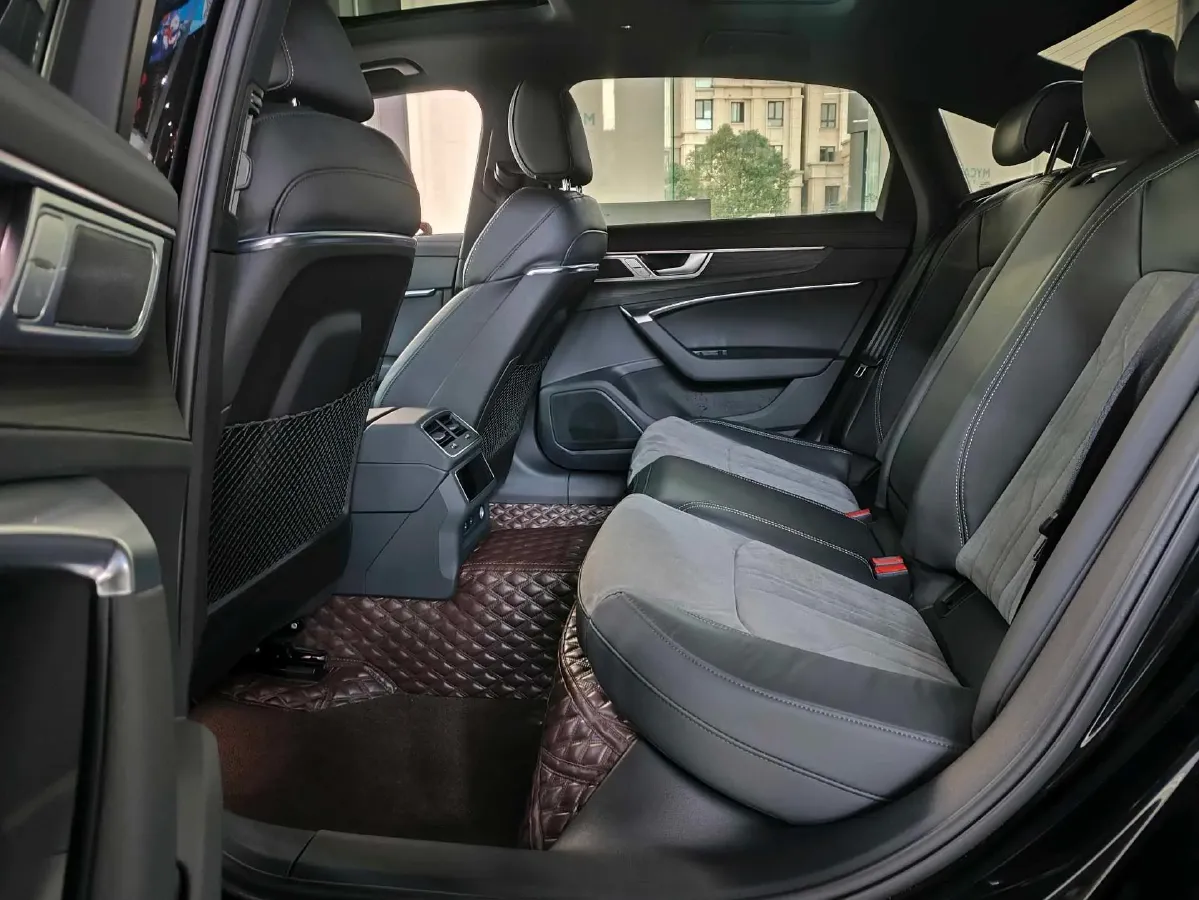 2024 Audi A6L 2.0T 245HP L4 7DCT,autocango,china used car exporter,china ev exporter,chinese used car exporter,chinese used ev exporter