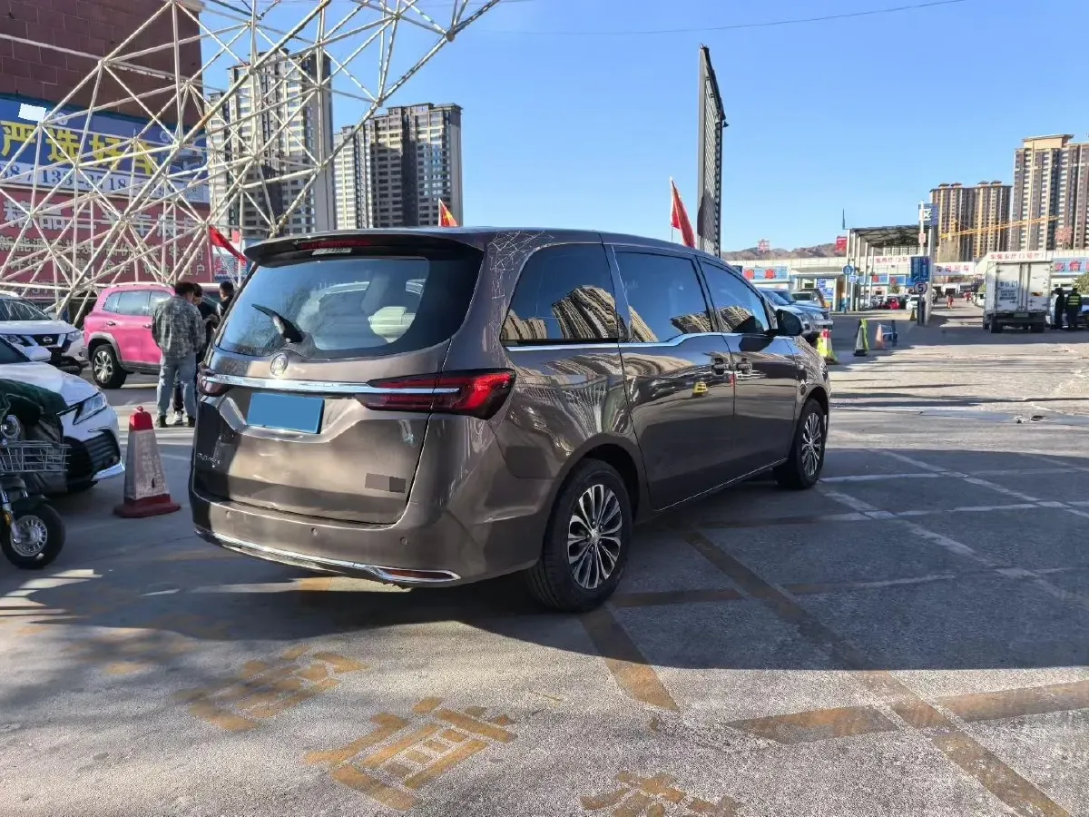 2021 Buick GL8 2.0T 237HP L4 9AT,autocango,china used car exporter,china ev exporter,chinese used car exporter,chinese used ev exporter