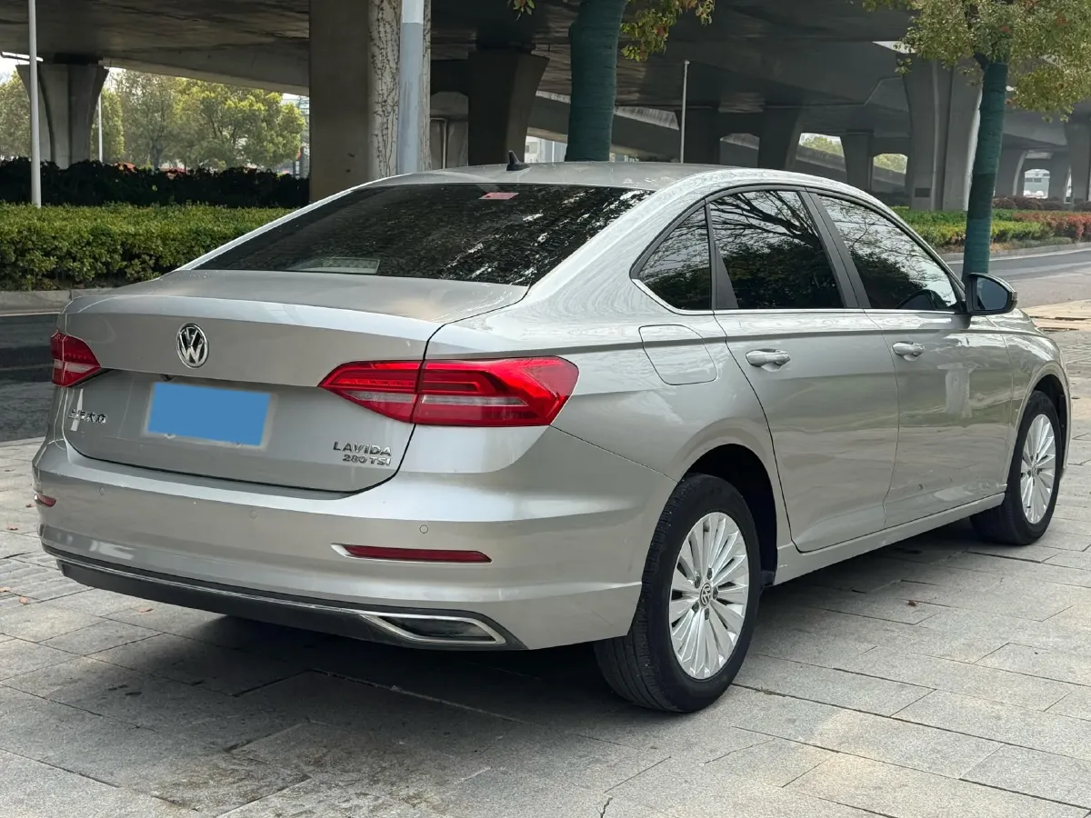 2018 Skoda Karoq 1.4T 150HP L4 7DCT,autocango,china used car exporter,china ev exporter,chinese used car exporter,chinese used ev exporter