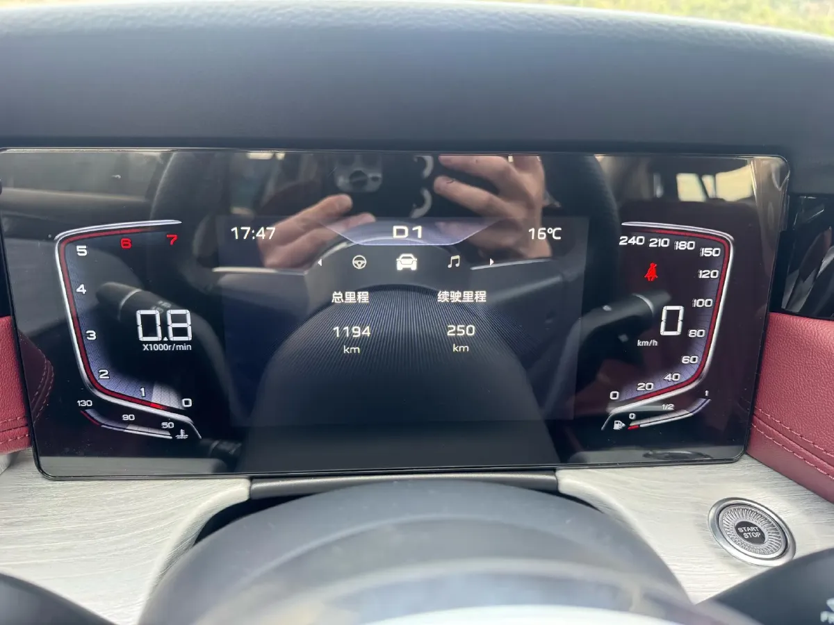 2025 HongQi H5 1.5T 169HP L4 7DCT,autocango,china used car exporter,china ev exporter,chinese used car exporter,chinese used ev exporter