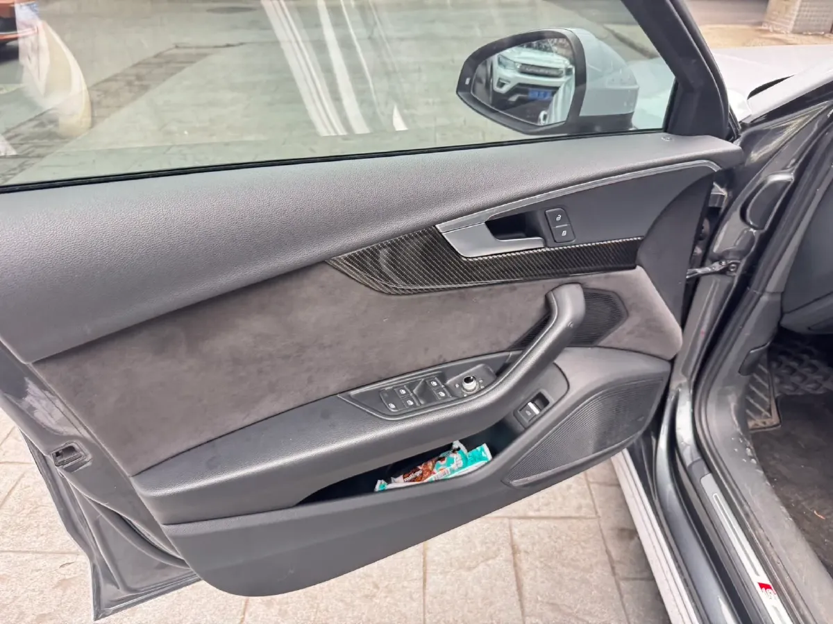 2020 Audi A4L 2.0T 252HP L4 7DCT,autocango,china used car exporter,china ev exporter,chinese used car exporter,chinese used ev exporter