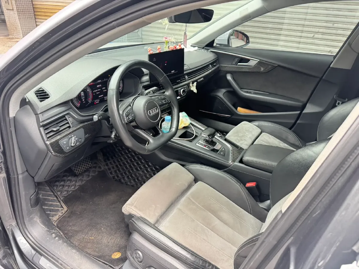 2020 Audi A4L 2.0T 252HP L4 7DCT,autocango,china used car exporter,china ev exporter,chinese used car exporter,chinese used ev exporter