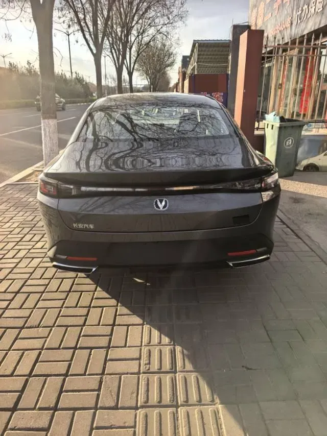 2025 ChangAn EadoPHEV 1.5L 98HP L4 E-CVT PHEV,autocango,china used car exporter,china ev exporter,chinese used car exporter,chinese used ev exporter