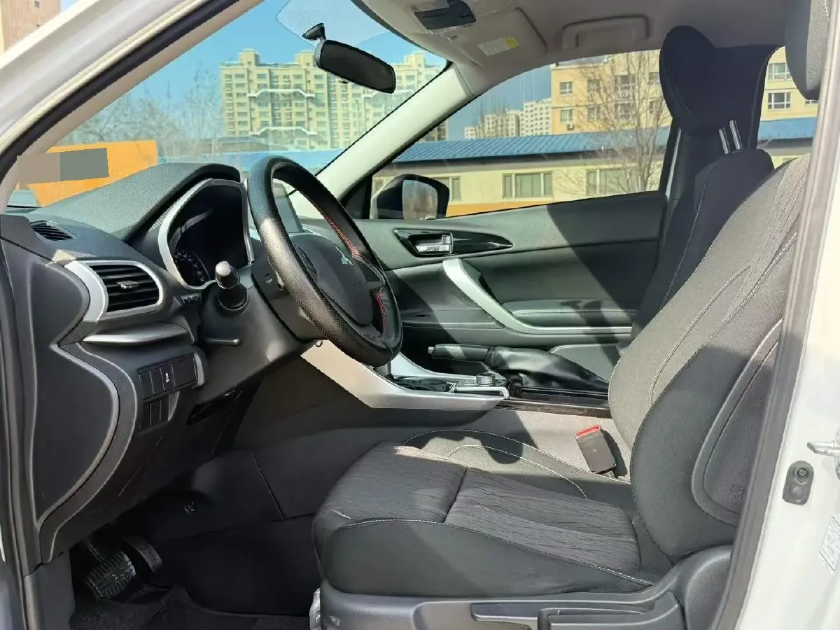 2021 Mitsubishi Eclipse Cross 1.5T 170HP L4 CVT,autocango,china used car exporter,china ev exporter,chinese used car exporter,chinese used ev exporter