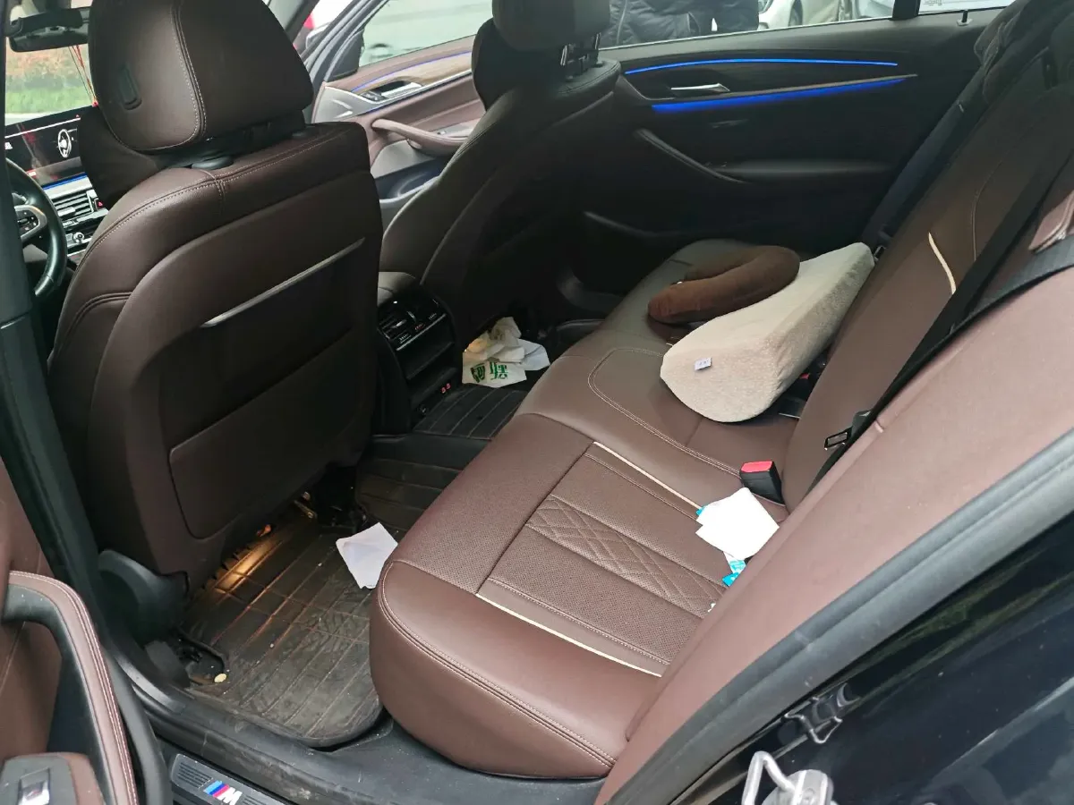 2022 BMW 5 Series 2.0T 252HP L4 8AT,autocango,china used car exporter,china ev exporter,chinese used car exporter,chinese used ev exporter