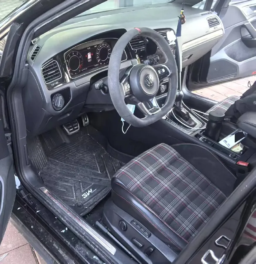 2018 Volkswagen GolfGTI 2.0T 220HP L4 7DCT,autocango,china used car exporter,china ev exporter,chinese used car exporter,chinese used ev exporter