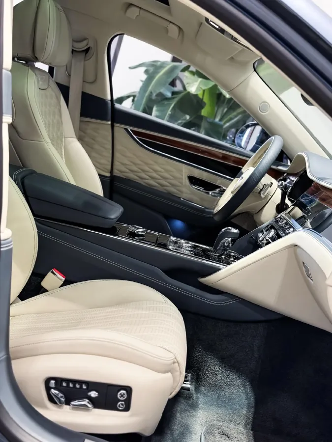 2020 Bentley Flying Spur 6.0T 635HP W12 8DCT,autocango,china used car exporter,china ev exporter,chinese used car exporter,chinese used ev exporter