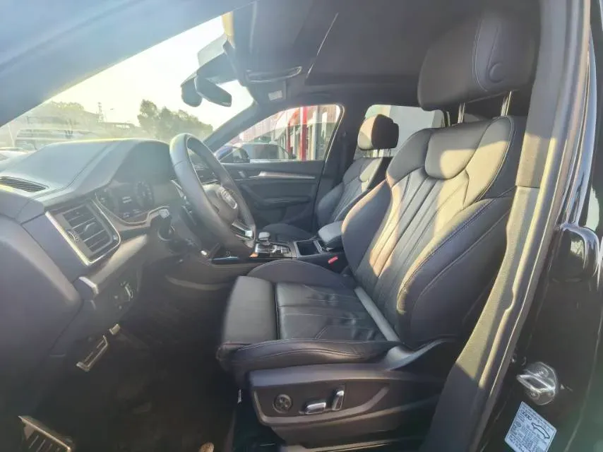 2023 Audi Q5L 2.0T 245HP L4 7DCT,autocango,china used car exporter,china ev exporter,chinese used car exporter,chinese used ev exporter