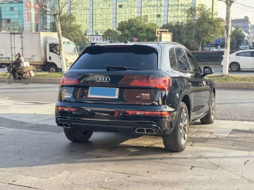 2023 Audi Q5L 2.0T 245HP L4 7DCT,autocango,china used car exporter,china ev exporter,chinese used car exporter,chinese used ev exporter