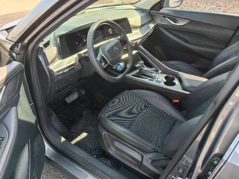 2023 ChangAn CS35 Plus 1.4T 160HP L4 7DCT,autocango,china used car exporter,china ev exporter,chinese used car exporter,chinese used ev exporter