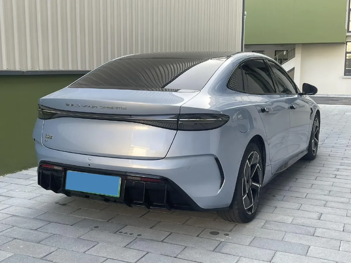 2022 AITO AITO M5 Range Extended 125HP REEV 40KWH,autocango,china used car exporter,china ev exporter,chinese used car exporter,chinese used ev exporter