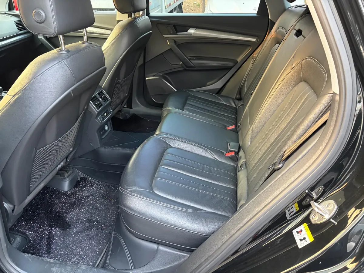 2020 Audi Q5L 2.0T 252HP L4 7DCT,autocango,china used car exporter,china ev exporter,chinese used car exporter,chinese used ev exporter