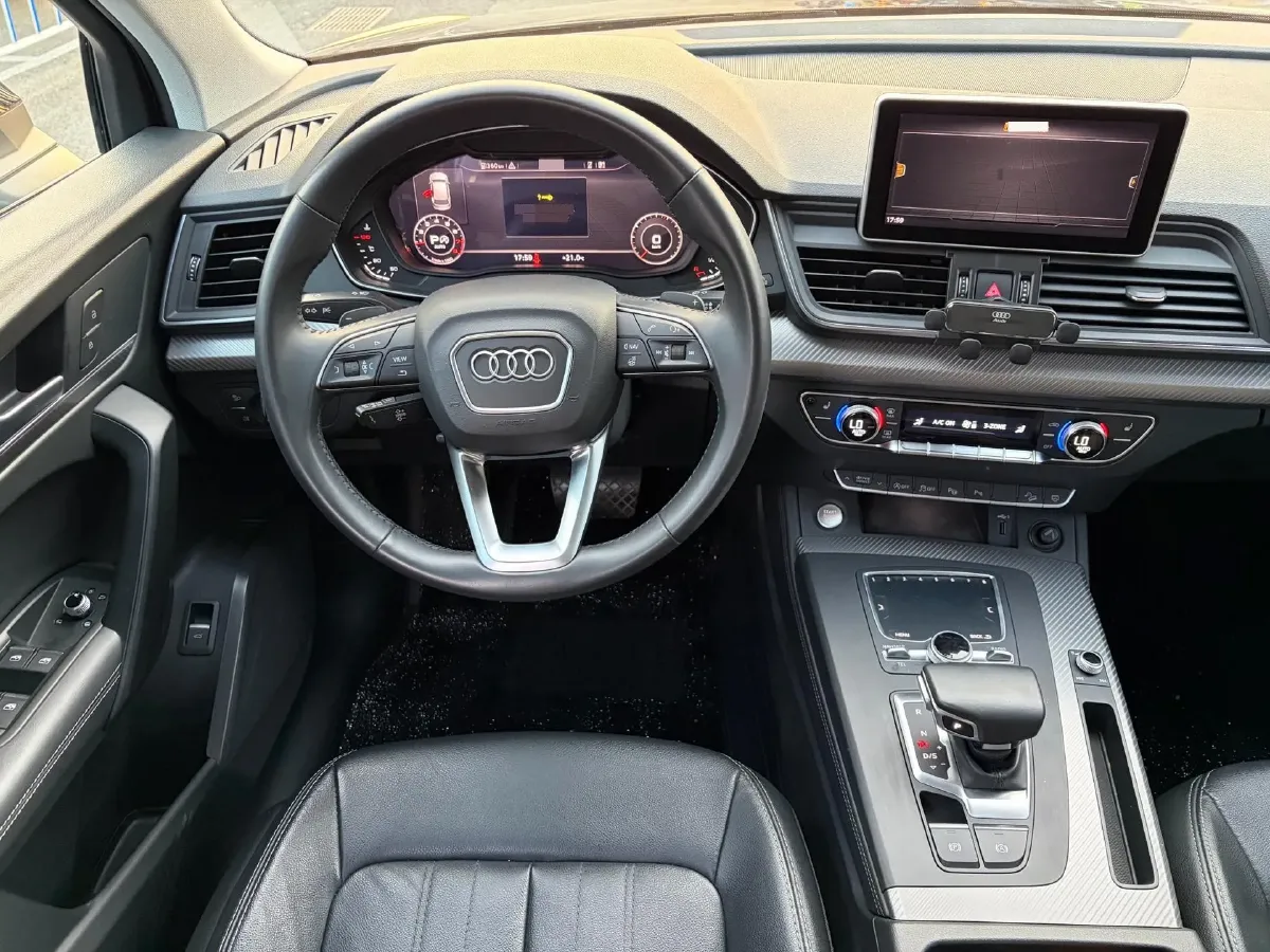 2020 Audi Q5L 2.0T 252HP L4 7DCT,autocango,china used car exporter,china ev exporter,chinese used car exporter,chinese used ev exporter