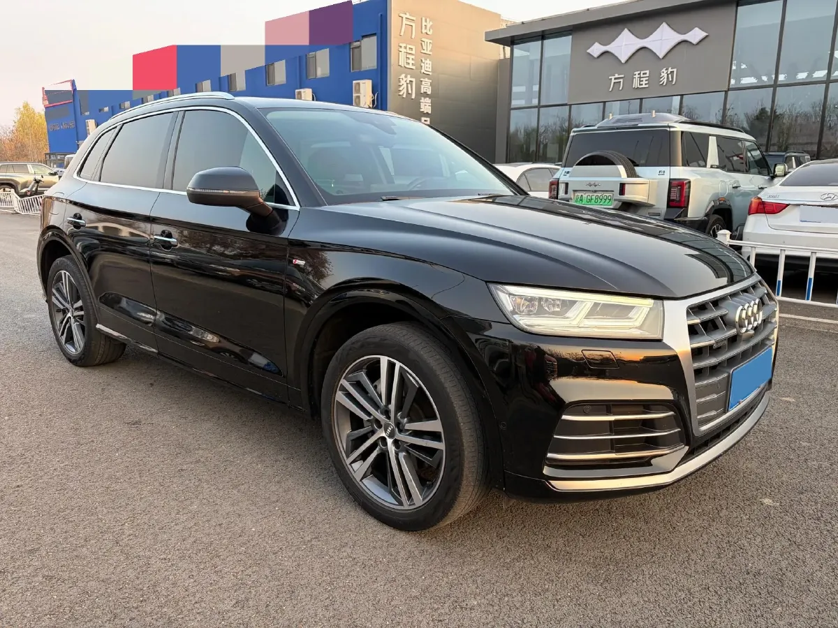 2020 Audi Q5L 2.0T 252HP L4 7DCT,autocango,china used car exporter,china ev exporter,chinese used car exporter,chinese used ev exporter