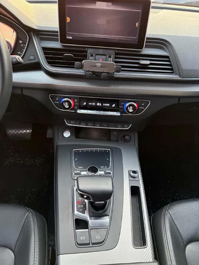 2020 Audi Q5L 2.0T 252HP L4 7DCT,autocango,china used car exporter,china ev exporter,chinese used car exporter,chinese used ev exporter