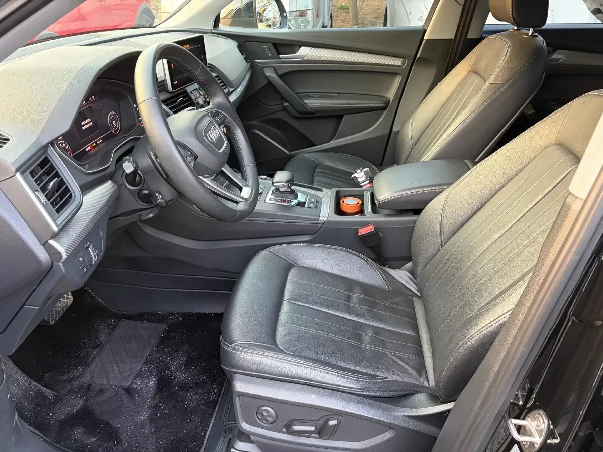 2020 Audi Q5L 2.0T 252HP L4 7DCT,autocango,china used car exporter,china ev exporter,chinese used car exporter,chinese used ev exporter