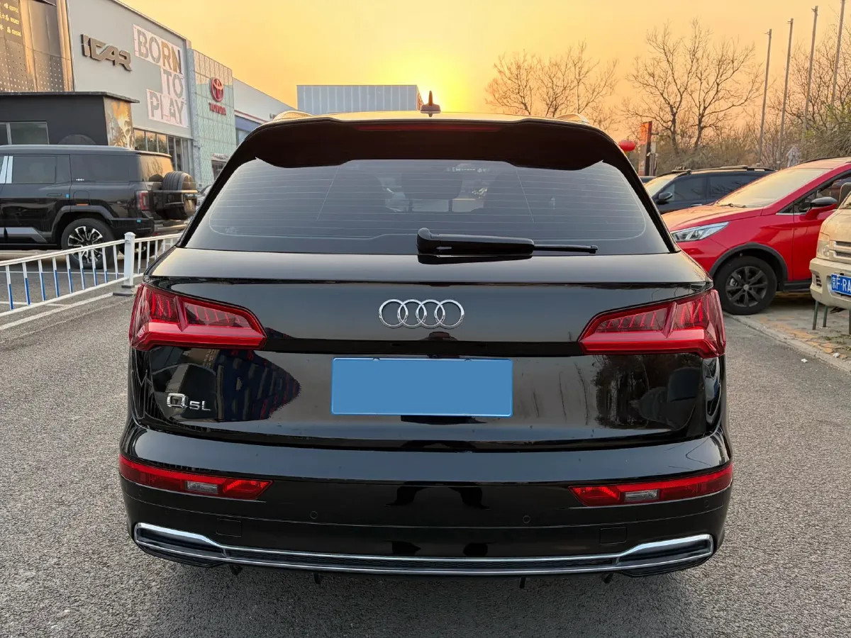 2020 Audi Q5L 2.0T 252HP L4 7DCT,autocango,china used car exporter,china ev exporter,chinese used car exporter,chinese used ev exporter