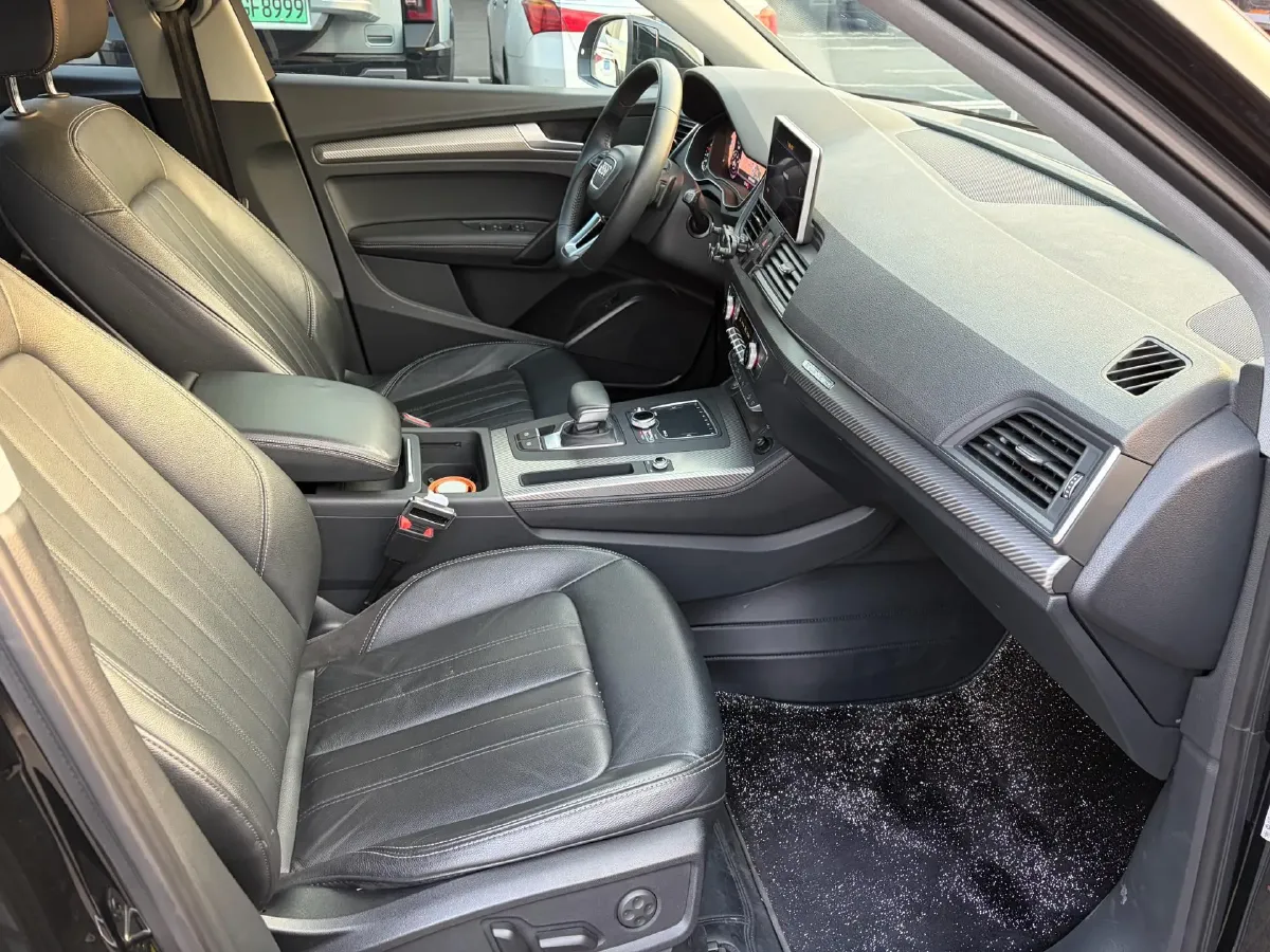 2020 Audi Q5L 2.0T 252HP L4 7DCT,autocango,china used car exporter,china ev exporter,chinese used car exporter,chinese used ev exporter