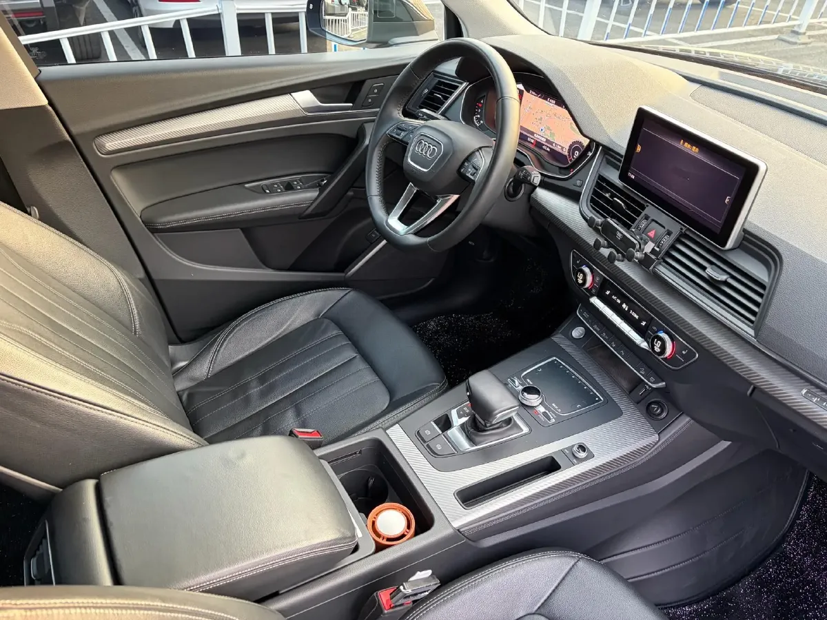 2020 Audi Q5L 2.0T 252HP L4 7DCT,autocango,china used car exporter,china ev exporter,chinese used car exporter,chinese used ev exporter