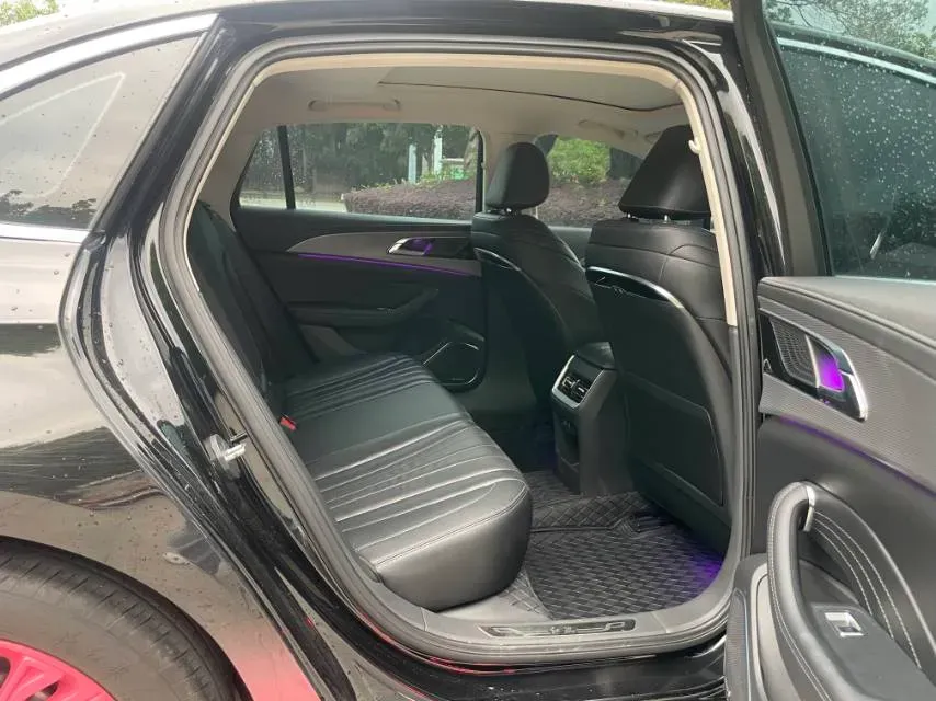 2023 HongQi H5 2.0T 224HP L4 8AT,autocango,china used car exporter,china ev exporter,chinese used car exporter,chinese used ev exporter