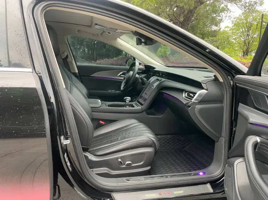 2023 HongQi H5 2.0T 224HP L4 8AT,autocango,china used car exporter,china ev exporter,chinese used car exporter,chinese used ev exporter