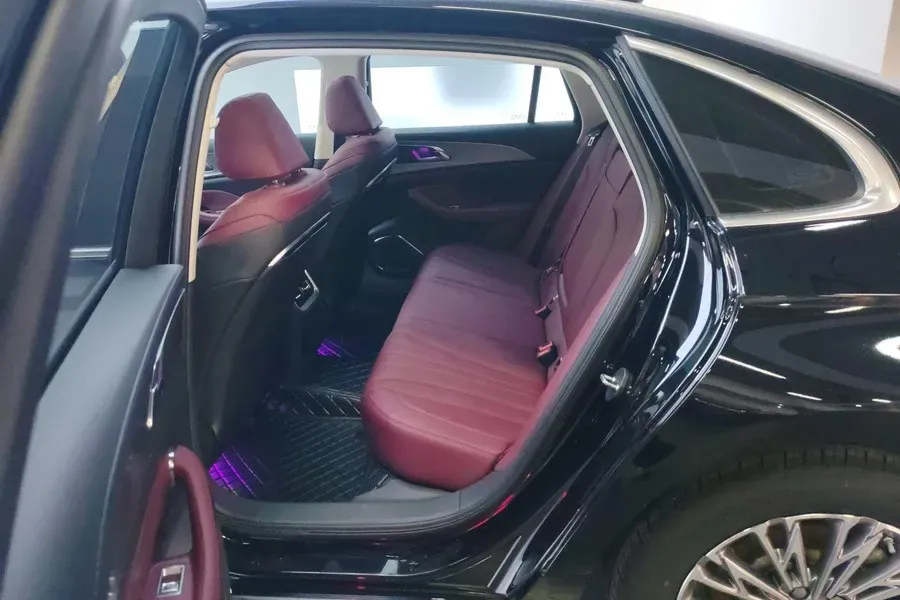 2023 HongQi H5 1.5T 169HP L4 7DCT,autocango,china used car exporter,china ev exporter,chinese used car exporter,chinese used ev exporter