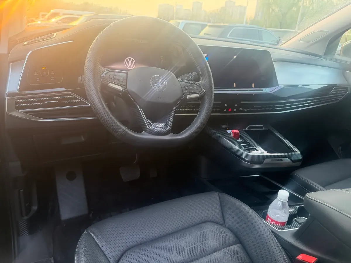 2023 Volkswagen Talagon 2.0T 220HP L4 7DCT,autocango,china used car exporter,china ev exporter,chinese used car exporter,chinese used ev exporter