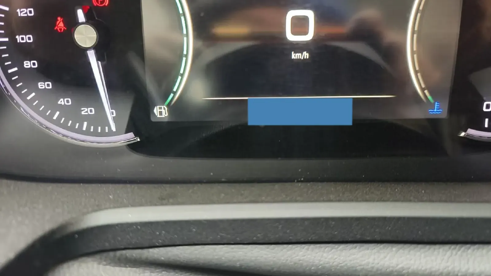 2018 Roewe RX5 2.0T 220HP L4 6DCT,autocango,china used car exporter,china ev exporter,chinese used car exporter,chinese used ev exporter