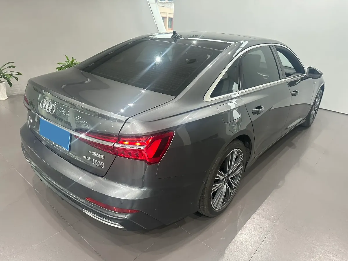 2021 Audi A6L 2.0T 224HP L4 7DCT,autocango,china used car exporter,china ev exporter,chinese used car exporter,chinese used ev exporter