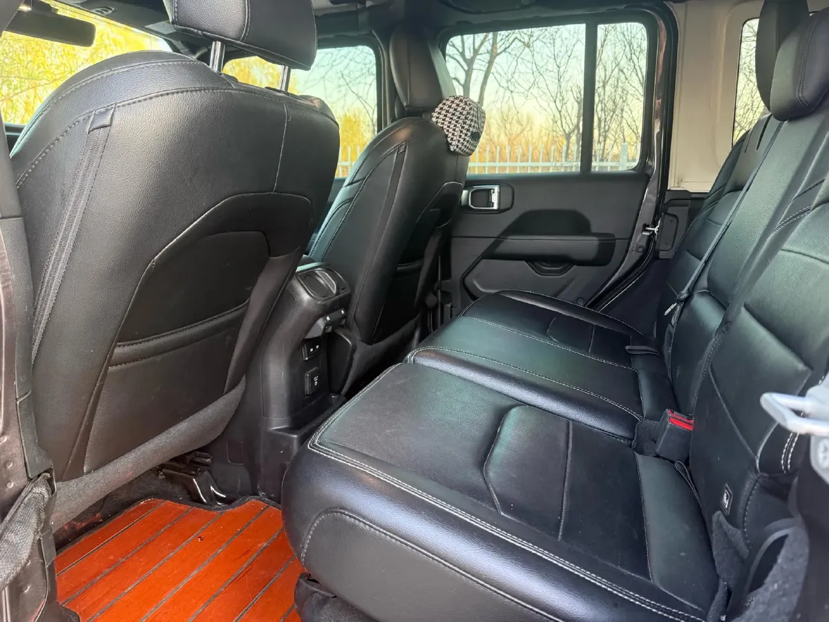 2021 Jeep Wrangler 2.0T 266HP L4 8AT PHEV 17KWH,autocango,china used car exporter,china ev exporter,chinese used car exporter,chinese used ev exporter