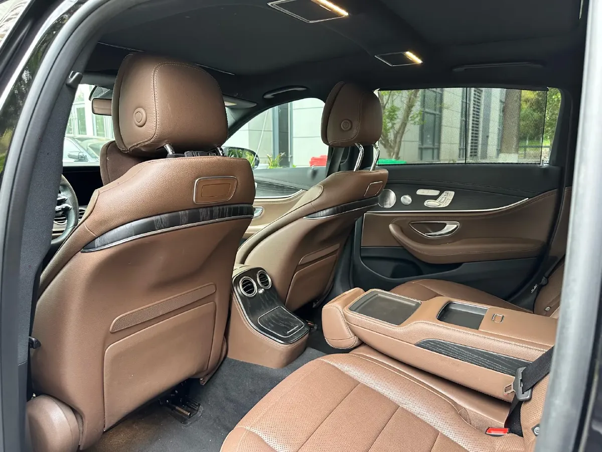 2021 Mercedes-Benz E Class 2.0T 258HP L4 9AT,autocango,china used car exporter,china ev exporter,chinese used car exporter,chinese used ev exporter