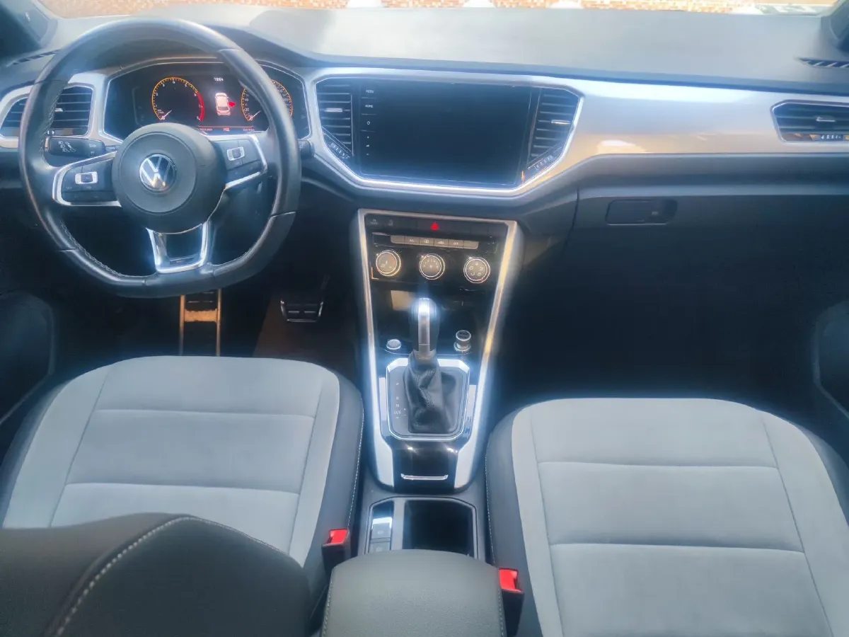 2021 Volkswagen T-Roc 1.4T 150HP L4 7DCT,autocango,china used car exporter,china ev exporter,chinese used car exporter,chinese used ev exporter