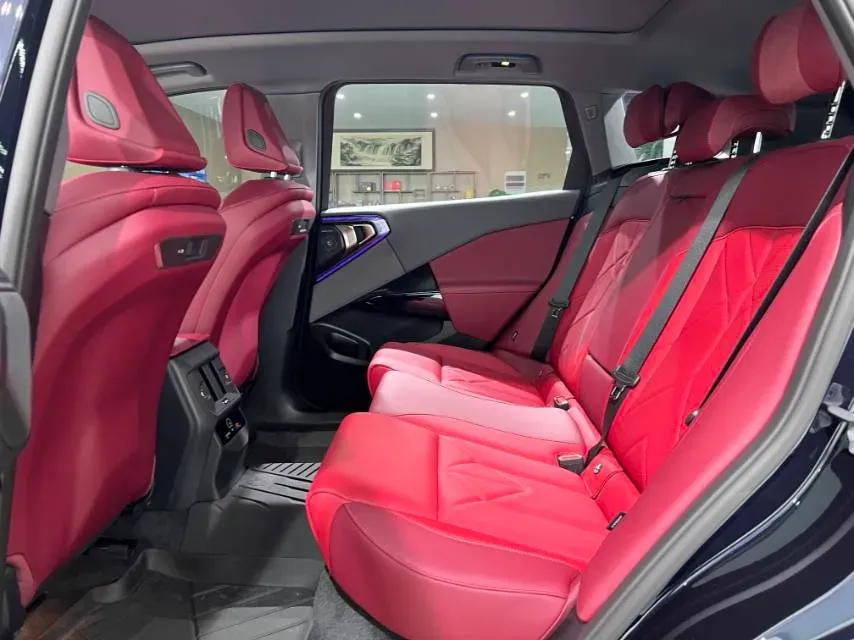 2025 BMW X3 2.0T 258HP L4 8AT,autocango,china used car exporter,china ev exporter,chinese used car exporter,chinese used ev exporter